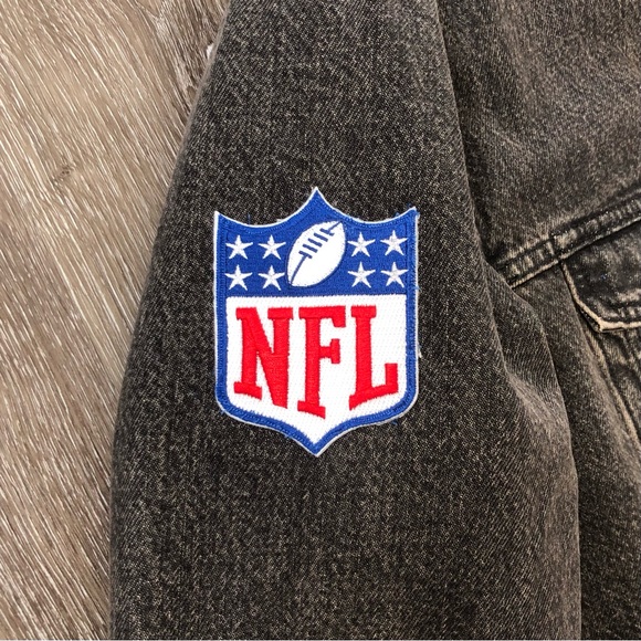 Levi’s Sherpa Lined Denim Las Vegas Raiders Jacket - Picture 5 of 7